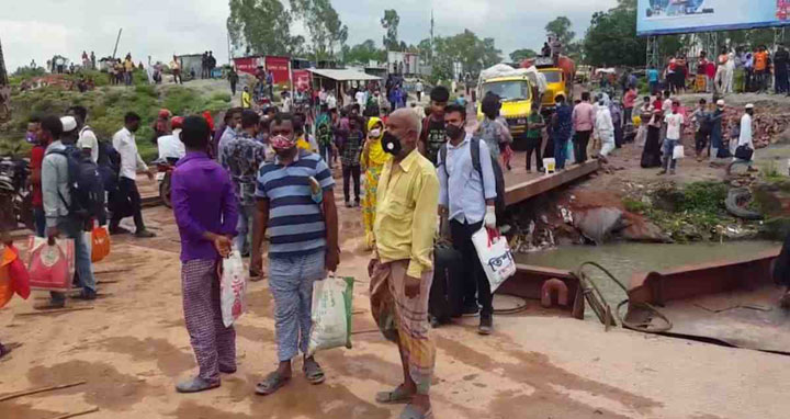 পাটুরিয়ায় পারের অপেক্ষায় ৫ শতাধিক ট্রাক