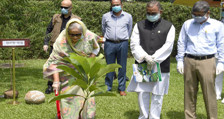 করোনা সংকট কাটিয়ে আমরা আবার এগিয়ে যাব : প্রধানমন্ত্রী