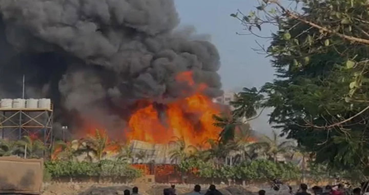 গুজরাটে ভয়াবহ অগ্নিকাণ্ডে ৯ শিশুসহ নিহত ২৭