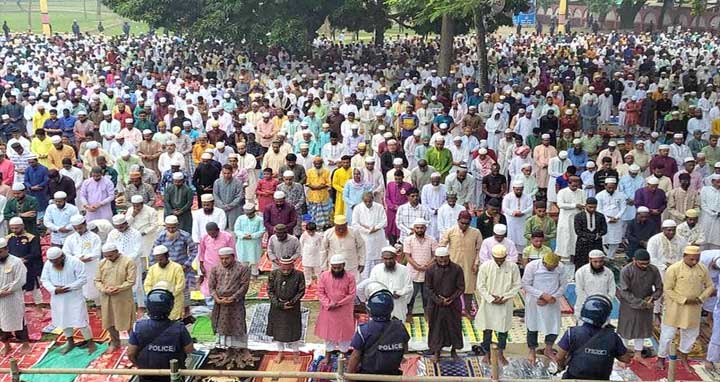 শোলাকিয়ায় ঈদ জামাতে লাখো মানুষের ঢল